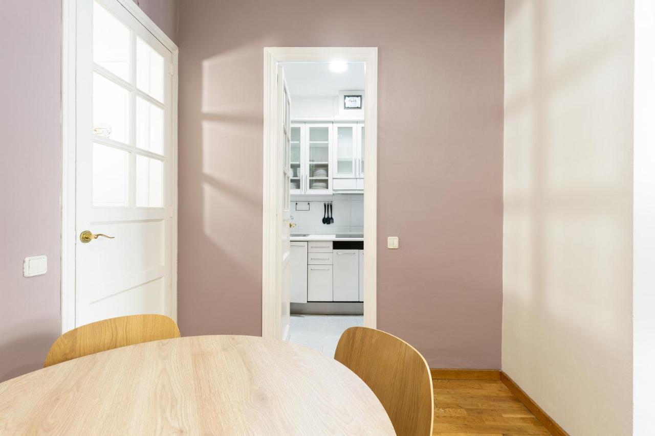 Stay U-Nique Apartments Consell Barcelona Ngoại thất bức ảnh